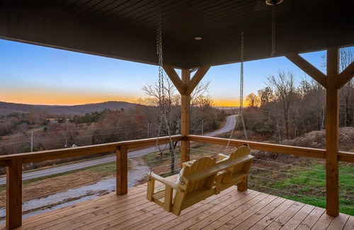 Sand Gap Cabin | Jack's Joint miles of ATV trails, hiking trails, and 20 mins from Buffalo River.