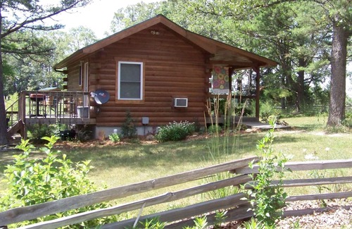 Steelville Cabin | Jack's Log Cabin Near Meramec River in Quiet Wooded Setting With Hot Tub