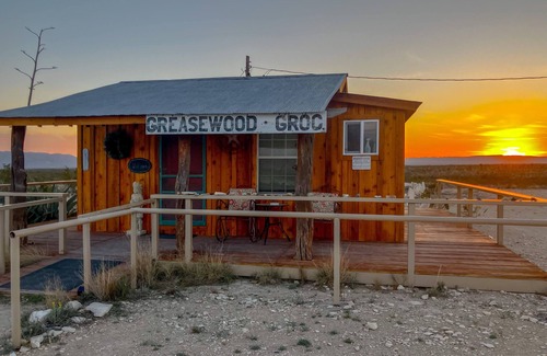 Terlingua Cabin | Jackass Flats Greasewood Grocery Cabin