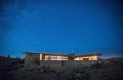 Yucca Valley House | Jackrabbit Wash - a modern architecture w/Pool in Joshua Tree