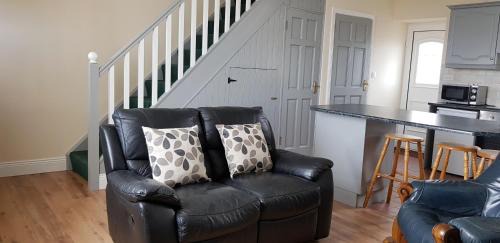 Cromane House | Jacks' Coastguard Cottage Vacation home