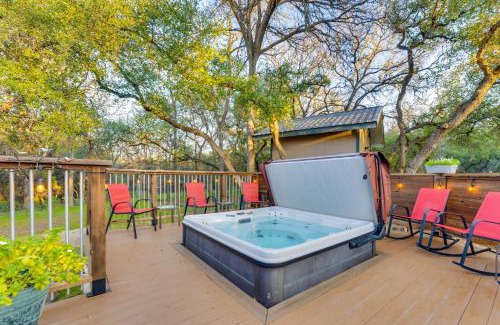New Braunfels House | Jacks Cottage Backyard Oasis in New Braunfels!