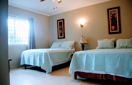 Jack's Hill Hotel | Jacks Hill Tropical Arcadia