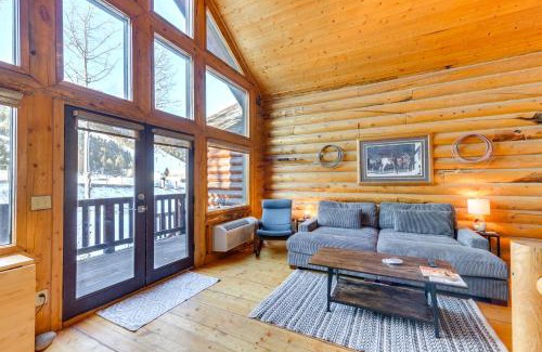 Jackson Apartment | Jackson Condo with Fireplace Less Than Half Mi to Snow King!