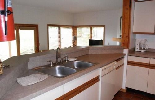 Wakefield Condo | Jackson Creek Ski IN/OUT Top 6 person chair