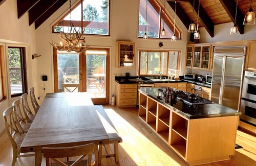 Indian Paintbrush House | Jackson Hole Cabin with Incredible Views - Hot Tub, Sauna, Private, Sleeps 8