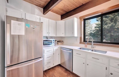 Jackson House | Jackson Hole end unit townhome near historic town square and ski resorts