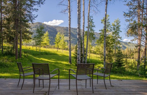 Wilson House | Jackson Hole - Wilson, WY private 3 acre compound 1 min. from Wilson