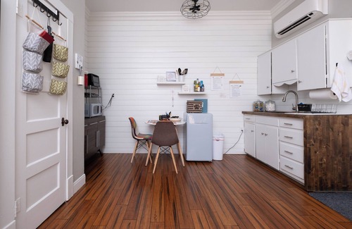 Amarillo House | Jackson St Duo. Near I-40, DT, & Rt 66 Historic Dist. Perfect for larger groups