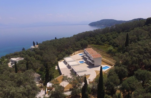 Agia Pelagia Chlomou Villa | Jackson Villas