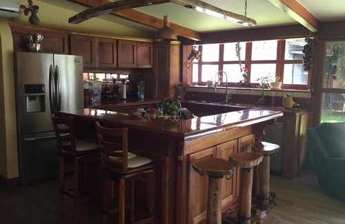 Barrio Ricos y Famosos House | JACO Trinity Oasis - Beautiful, Spacious, 4/3 gem w/studio+yard by beach & town