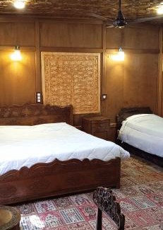 Dal Lake Boat Rental | Jacqueline houseboat