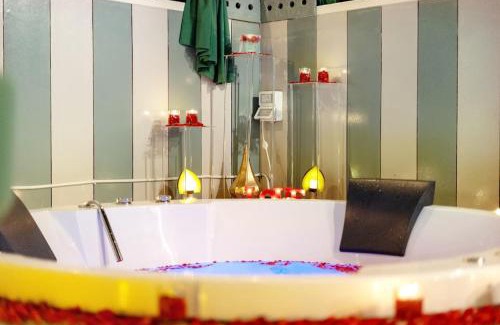 Denkanikota House | Jacuzzi Cove in Bangalore Rio