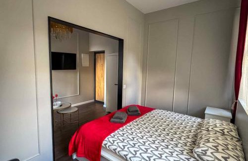 Old Town Apartment | Jacuzzi overlooking the tower