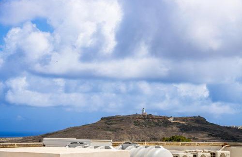 Birbuba Apartment | Jacuzzi Penthouse and Pet-Friendly