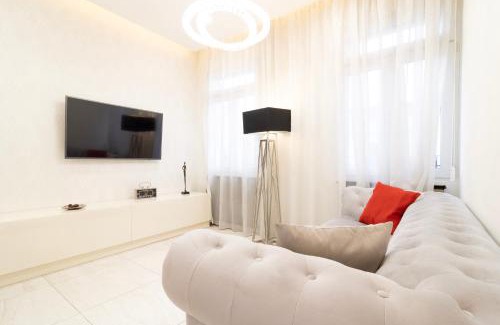 Terezvaros Apartment | Jacuzzi Roofterrace Luxury over the Opera