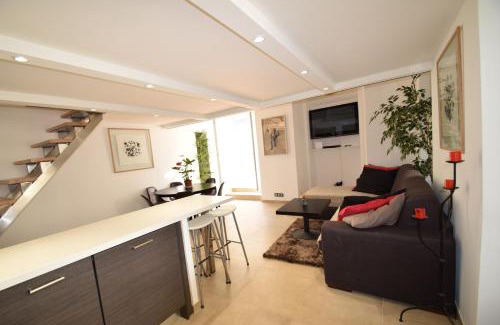 Old Town Apartment | Jade Duplex - No Better Location In Nice