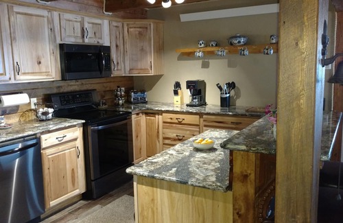 Custer Cabin | Jade Pines, Plenty of entertainment, Pinball, Shuffle Bowl, Darts, Outdoor Sauna