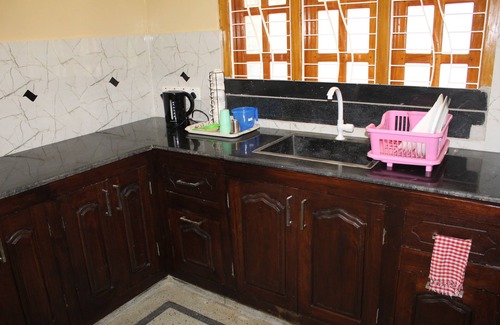 Jaffna House | Jaffna Travel & Guest Inn: 3 AC Bedroom housenwith free parking