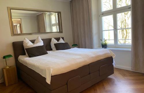 Hohen Niendorf Apartment | Jagdschloss Suite - premium castle hideway
