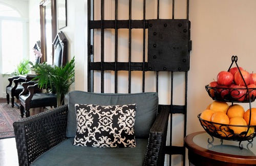 Newport Hotel | Jailhouse Inn