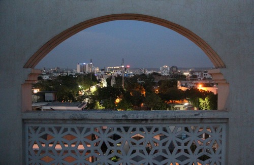 Jaipur Apartment | "Jaipur Apartment Stays" S2 Secluded 2 BHK Apartment Leafy central Civil Lines