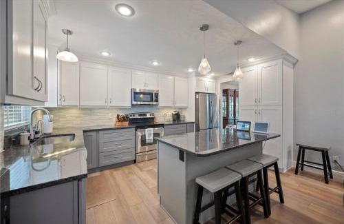 Charlotte Apartment | Jaky Cozy Charlotte Home