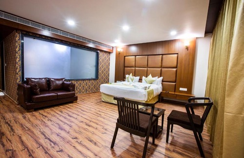 Nadiad Hotel | Jalashray Resort