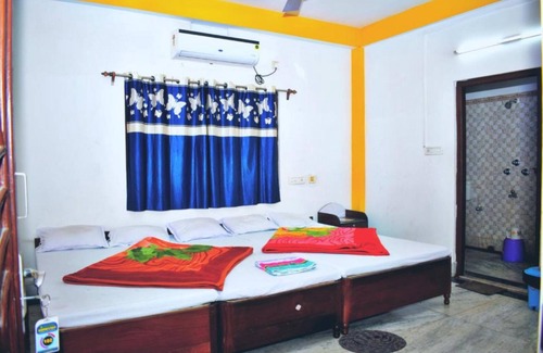 Madari Hat Hotel | Jaldapara Binaychapa Homestay
