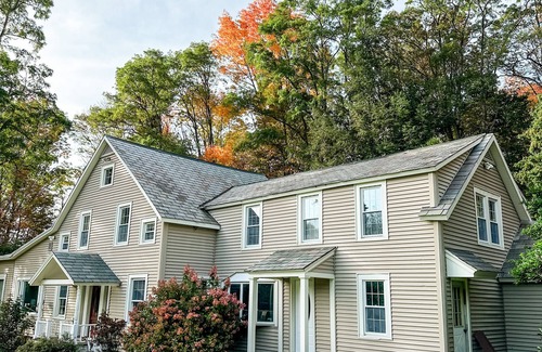 Mendon House | Jam House Killington/Pico:Renovated Luxury+Hot Tub+Sauna+Wine Bar+Pool+Game Room