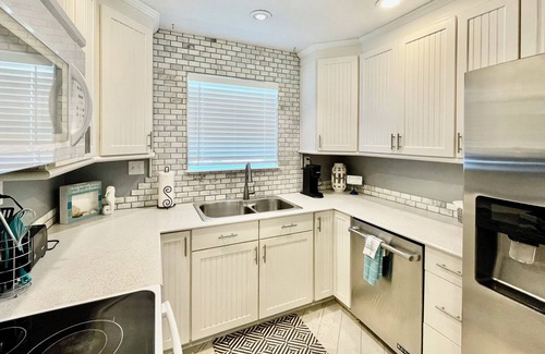 Jamaica Beach House | Jamaica Beach Vacation Home, Close to Pool and Beach!