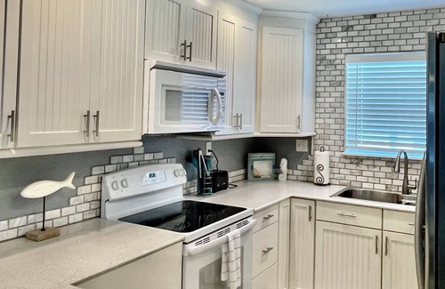 Jamaica Beach House | Jamaica Beach Vacation Home, Close to Pool and Beach!