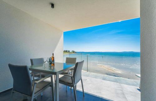 Privlaka Apartment | JamC Dream direkt am Meer mit beheiztem Pool