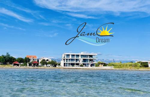 Privlaka Apartment | JamC Dream direkt am Meer mit beheiztem Pool