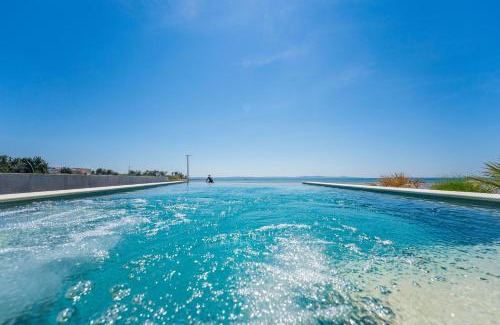 Privlaka Apartment | JamC Dream direkt am Meer mit beheiztem Pool