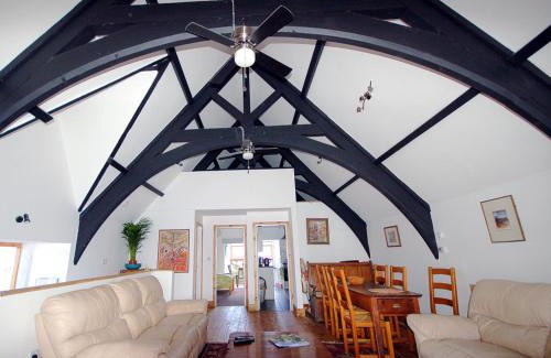 Fishguard Hostel | James John Hamilton House and backpacker hostel
