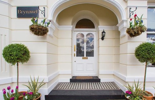 Merthyr Tydfil House | James' Place at Brynawel
