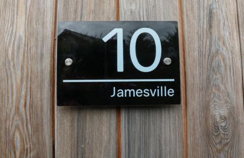 Brigg House | James Ville Marina Lodge 10