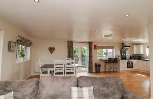 Brigg House | James Ville Marina Lodge 10