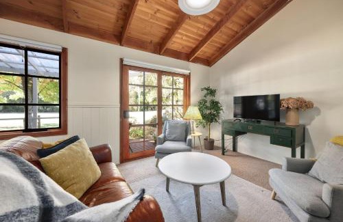 Jamieson Apartment | Jamieson Cottages - Cottage TWO - Sleeps 4
