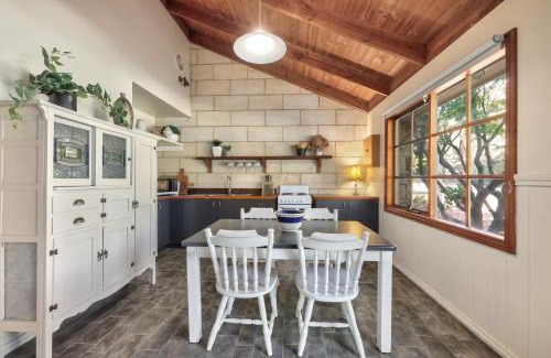 Jamieson Apartment | Jamieson Cottages - Cottage TWO - Sleeps 4