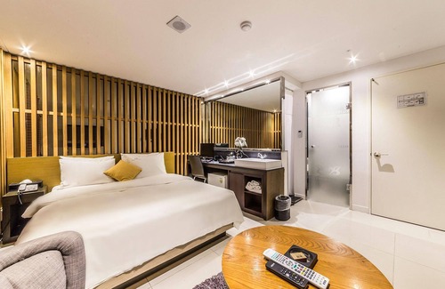 Bangi-dong Hotel | Jamsil Cello