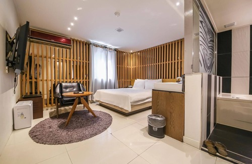 Bangi-dong Hotel | Jamsil Cello