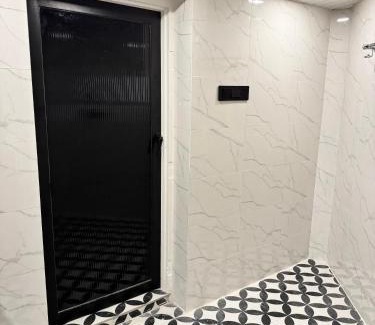 Adarsh Nagar Apartment | JAMUN by Wali Gardens