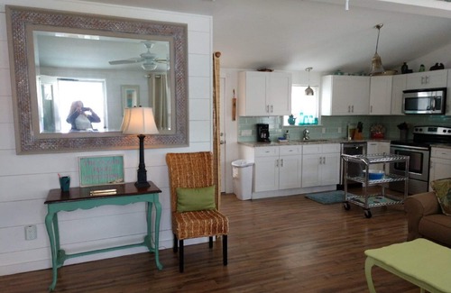 Butler Beach Cottage | Jan 2025 special rate.Cozy Butler Beach Cottage near St. Auggie Beach