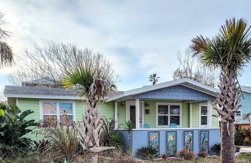 Butler Beach Cottage | Jan 2025 special rate.Cozy Butler Beach Cottage near St. Auggie Beach