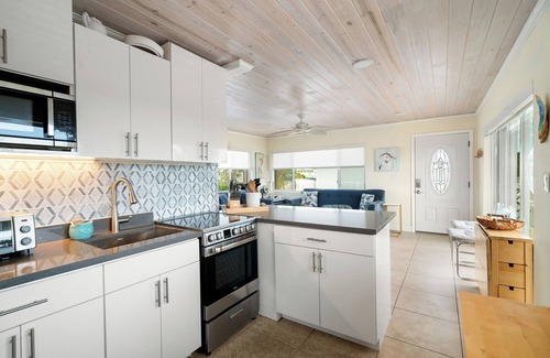 Key Largo Apartment | Jan 30-March 6 Open, Largo Lookout, Lovely Waterview Unit, MM 99.5, Pets Welcome, 28 Nt Min