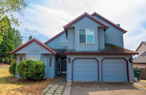 Clackamas House | Jan-Mar 30%Monthly Discount/3B/2.5BA House with Large Backyard