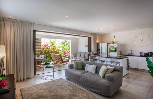 Willemstad Apartment | Jan Sofat LUX apartment A24 at resort with pool