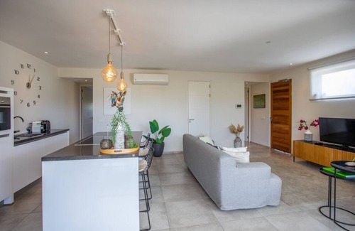 Willemstad Apartment | Jan Sofat LUX apartment A24 at resort with pool